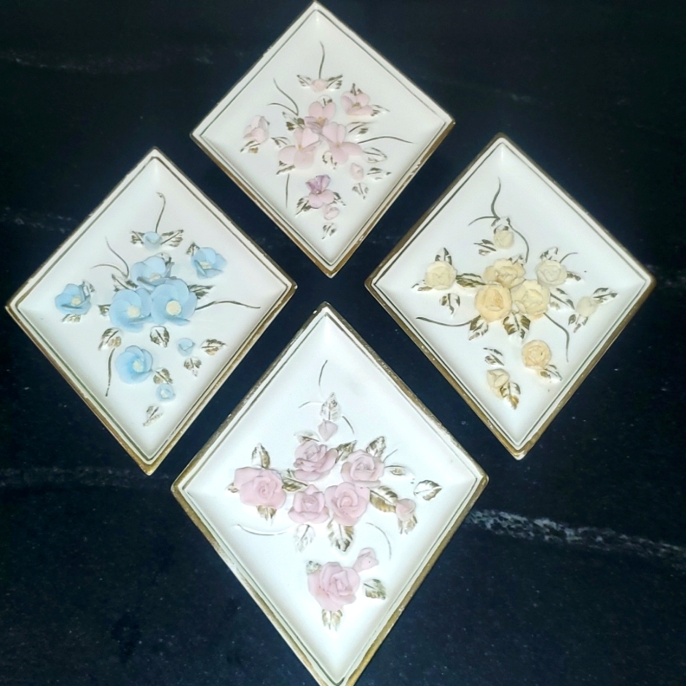 Lefton's China company vintage floral wall hangings. Set of 4.